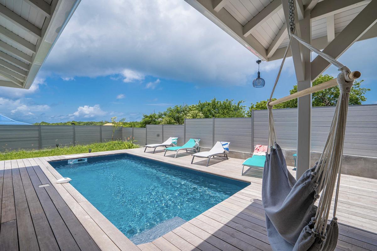 Location villa Le Diamant Martinique - Piscine et hamac